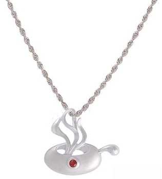 M001_PendantOnNecklace5yrCHAINlg