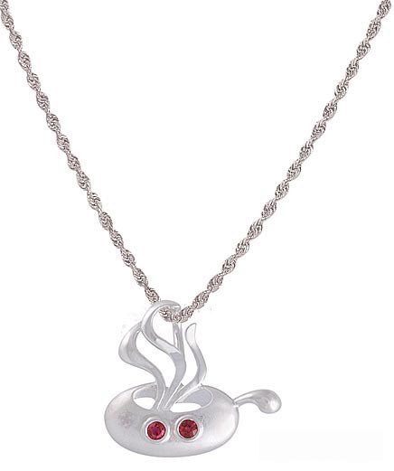 M002_PendantOnNecklace10yrCHAINlg